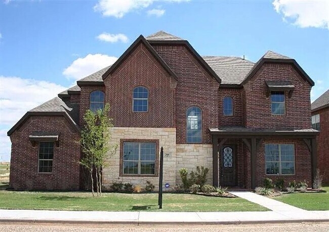 Photo - Luxury Living at Preston Manor!