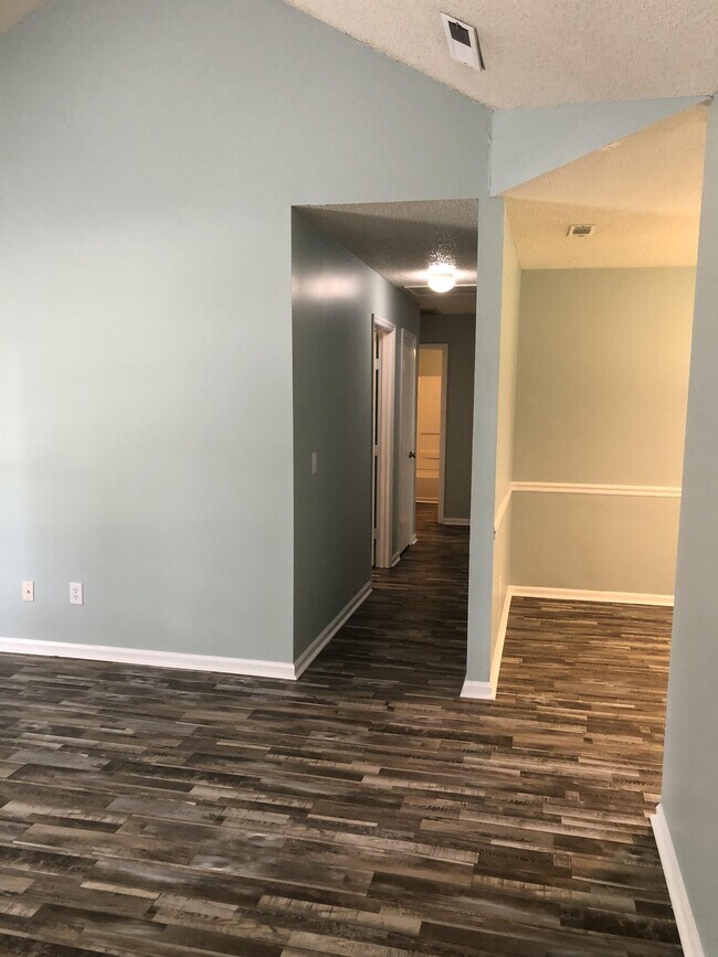 Photo - 663 Windward Dr