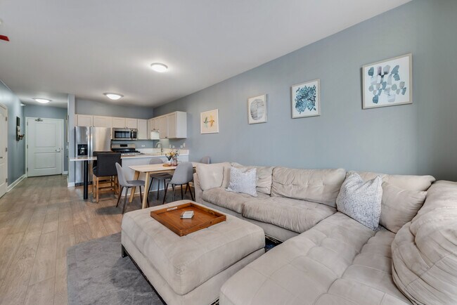 Photo - 645 N Kingsbury St Unit 1403