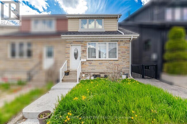 Photo - 2000 Dufferin St