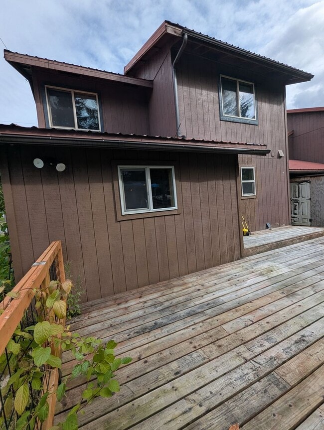 8496 Thunder Mountain Rd