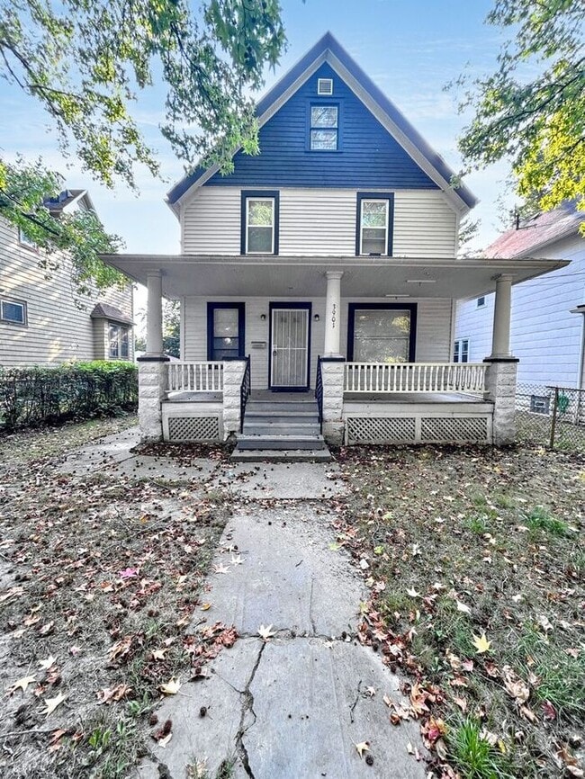 Charming 3-Bedroom Home with Cozy Porch an... - Charming 3-Bedroom Home with Cozy Porch an...