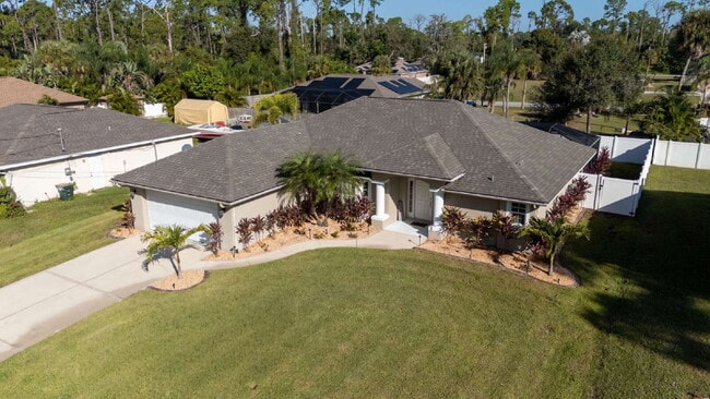 Photo - Move in with Zero Deposit! Turnkey Furnish...