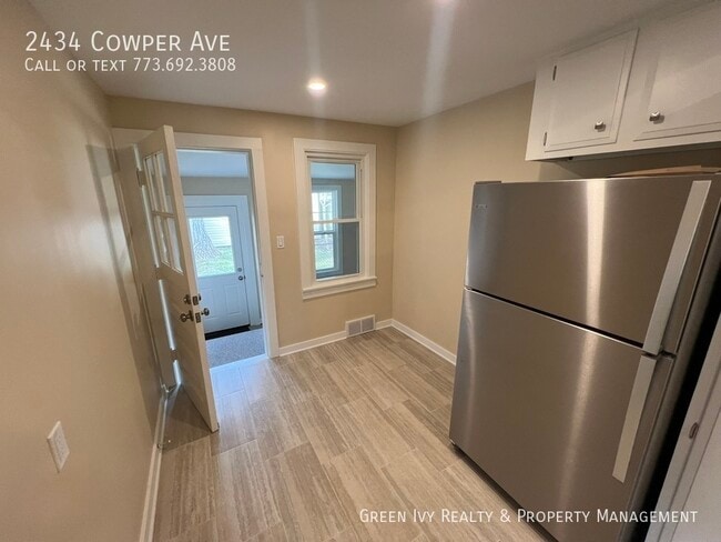 Photo - 2434 Cowper Ave