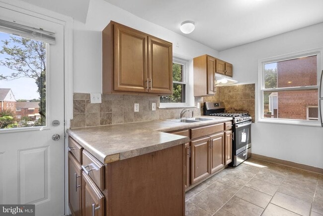 Photo - 6212 Carters Ln