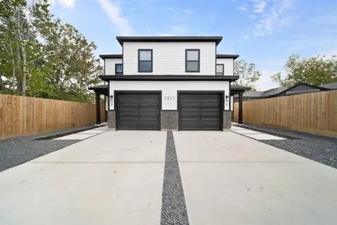 Building Photo - 5813 England St