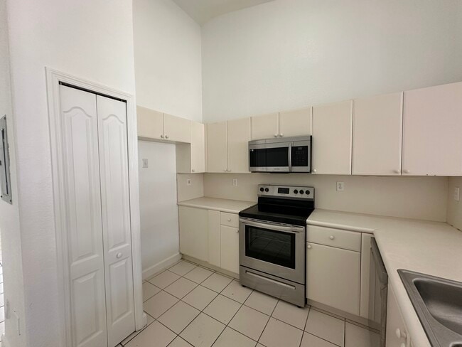Photo - 1651 SE 28th Ct Unit 203