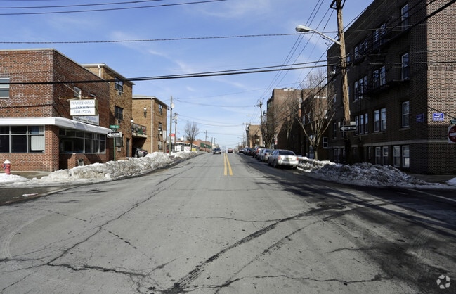 Photo - 372 Anderson Ave