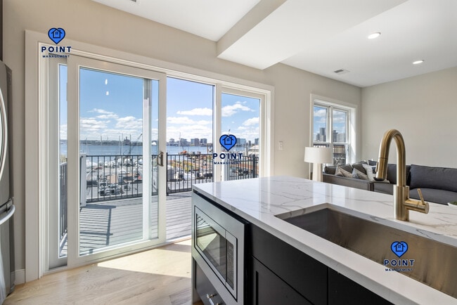 Photo - 275 Webster St Unidad 4