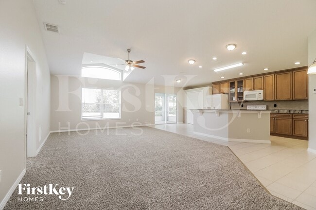 Photo - 211 Oak Branch Dr