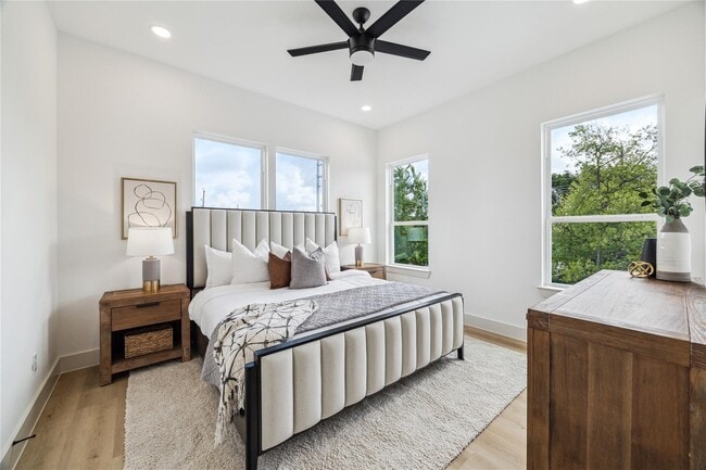 Photo - 415 Clearwater St