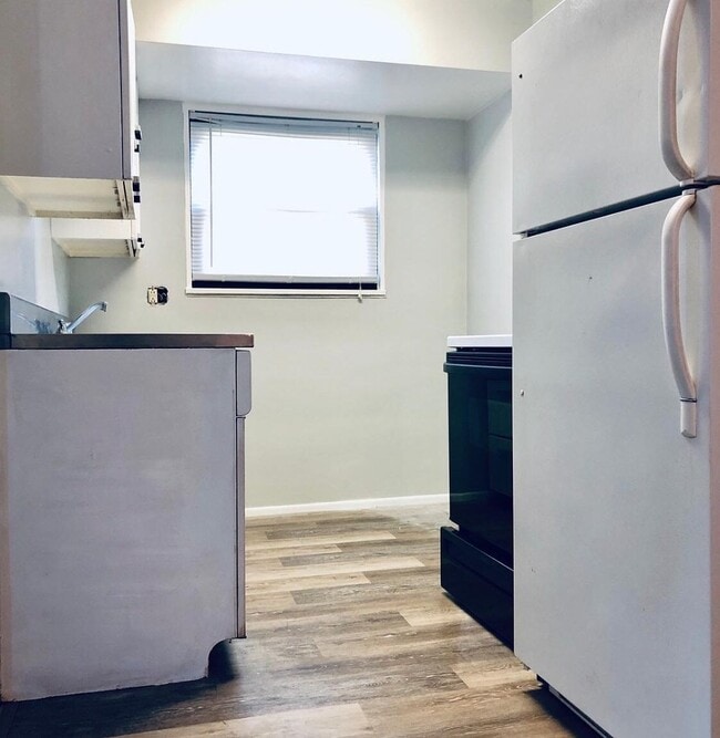 Photo - 3473 Brigham St