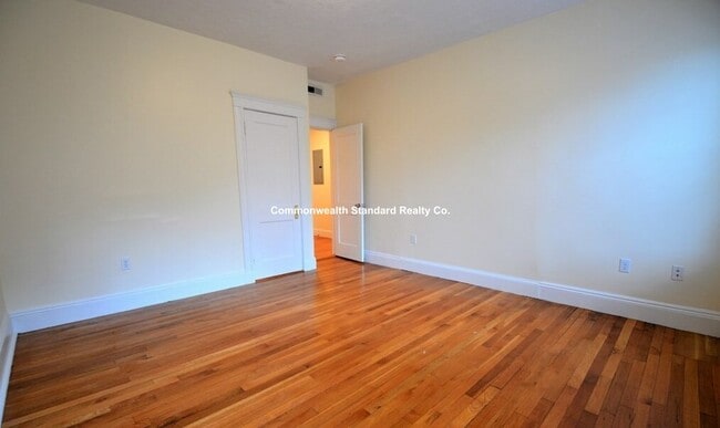 Photo - 191 Winthrop Rd Unit 5