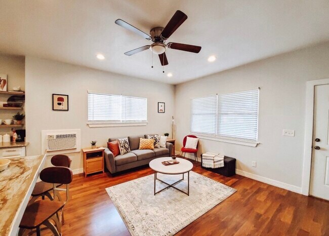 Photo - 636 S Quaker Ave