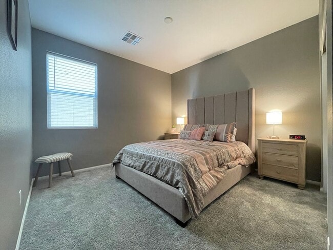 Photo - (Fully Furnished) 4 Bedroom + Loft,  3 Ful...