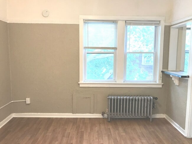 Photo - 1503-15 E Kane Pl