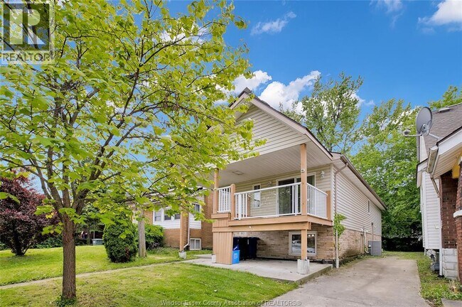 Photo - 463 Randolph Ave
