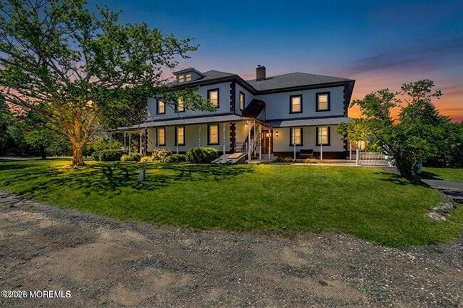15 Hummingbird Way