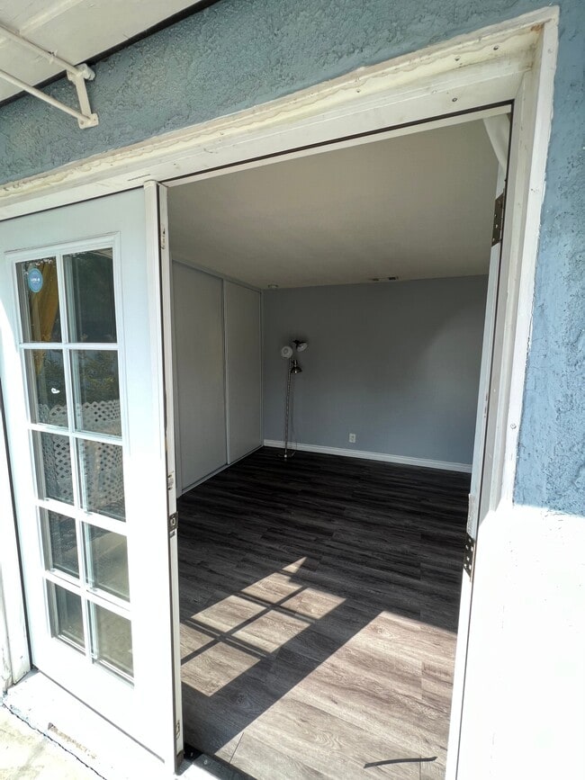 Photo - 2188 Carlton Pl