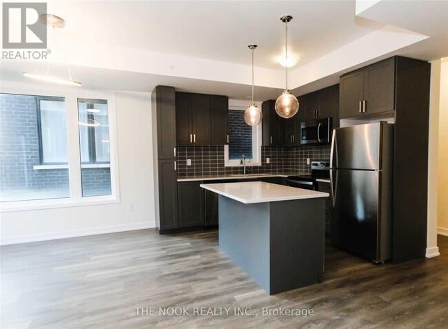 Photo - 1555 Kingston Rd