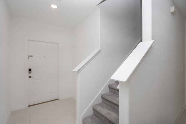7339 Spring Snowflake Ave