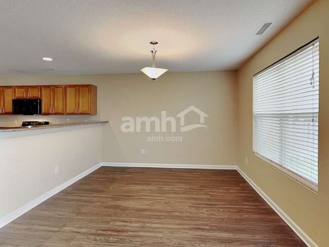 Photo - 897 Sunvista Dr