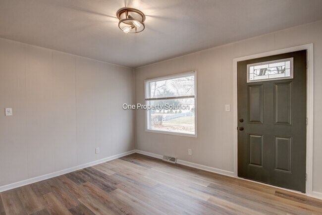 Photo - 2886 Greene St