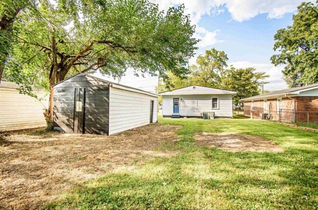 Photo - 2 bed 1 bath MOVE-IN READY & SO CUTE