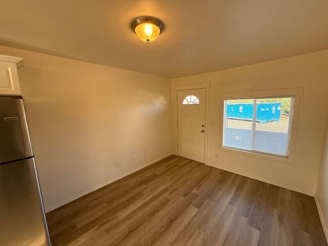 Photo - 3357 Portland Rd NE Unit #5