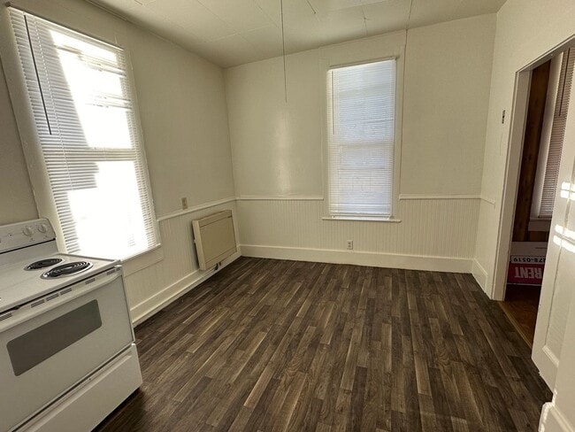Photo - 614 SE Emigrant Ave