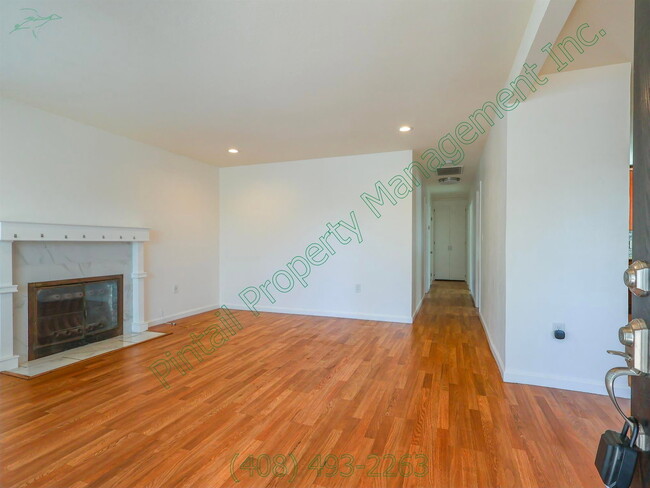 Building Photo - 3428 San Marino Ave