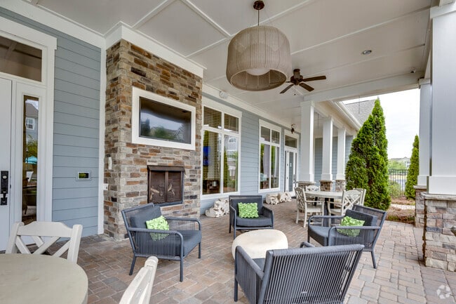 Open Air Dining Space with Gas Grilling Areas