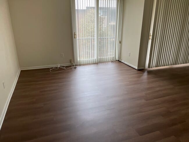 Living room - 10222 Prince Plz Unit 201