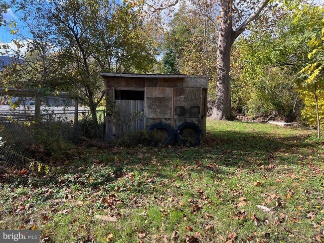 Photo - 12759 Main St