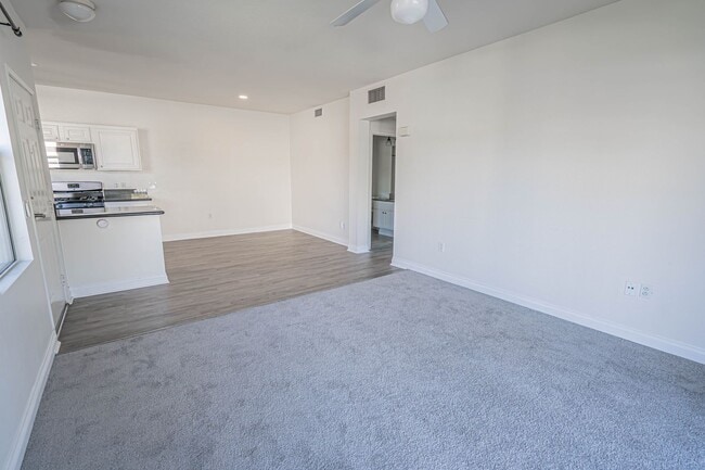 Photo - COMING SOON! Bordeaux 2 Bedroom Condo for ...