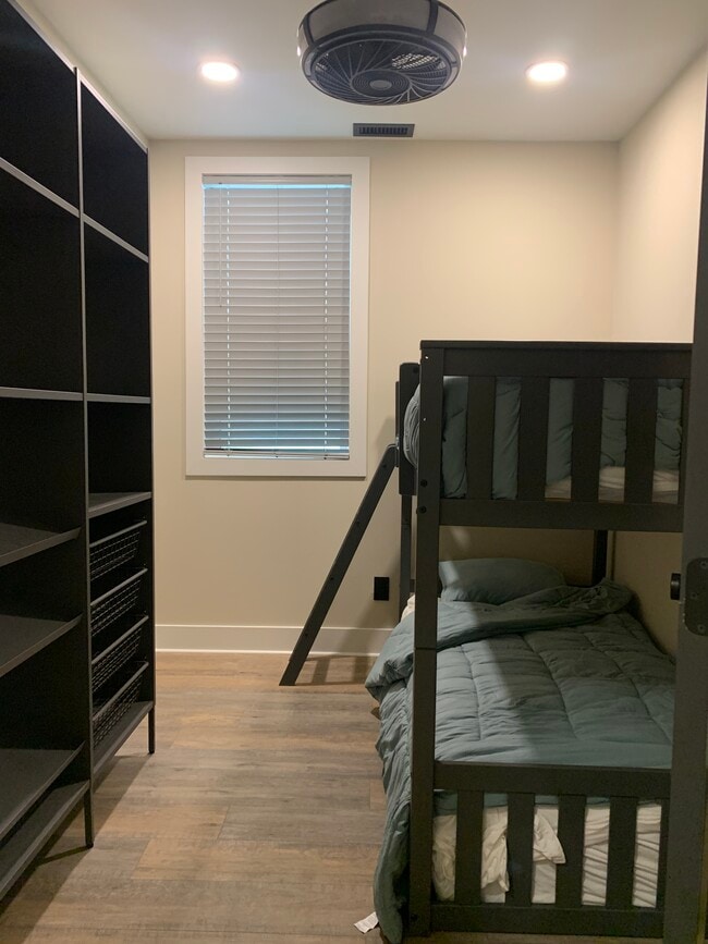 Photo - 3933 S 3rd St