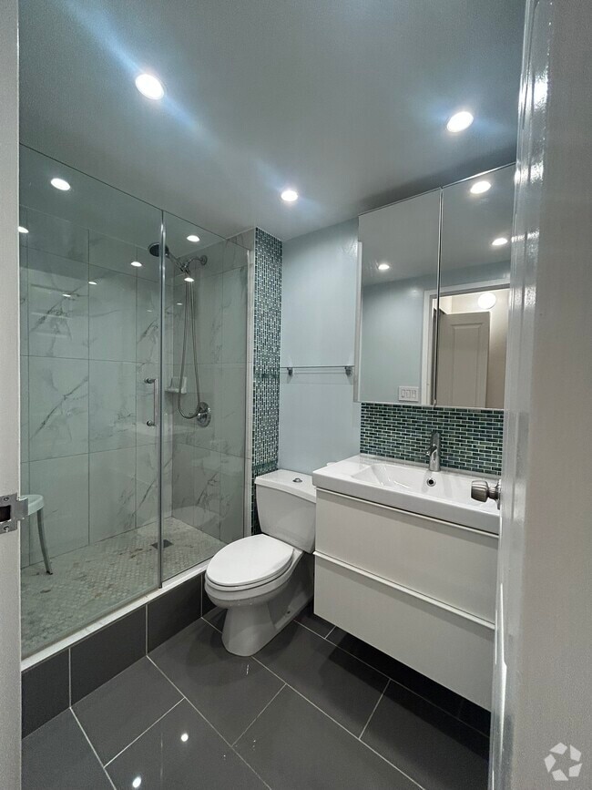 Building Photo - 777 N MacQuesten Pkwy Unit Apt#203