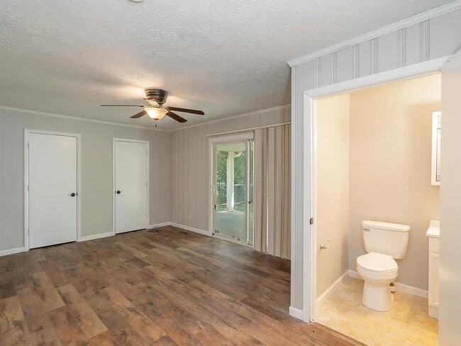 Photo - 6006 Fayette Ln