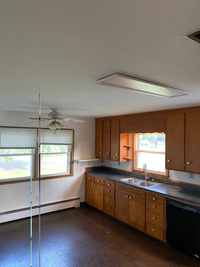 Photo - 917 16th St S
