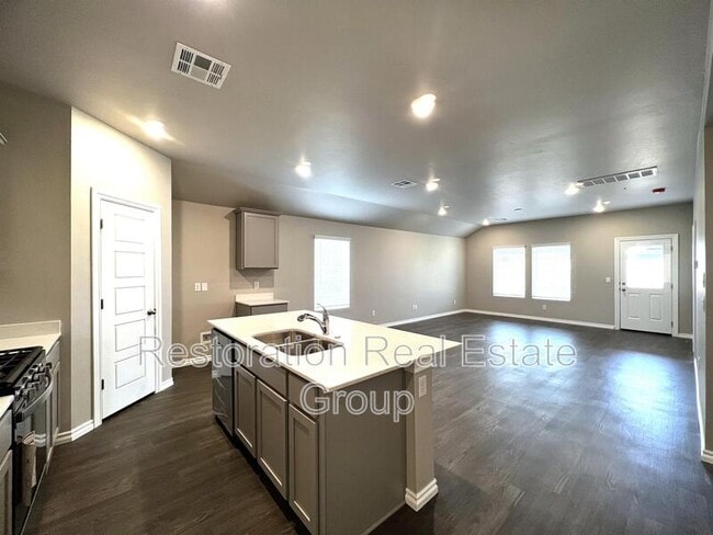 Photo - 2717 Dennis Dr