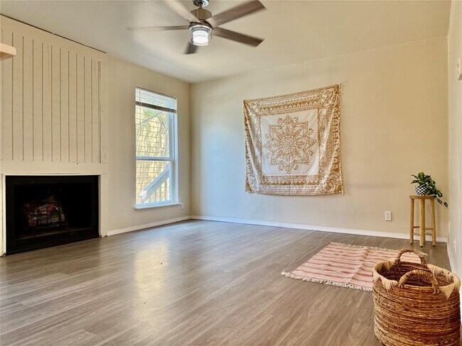 Photo - 1000 W 26th St Unit 107