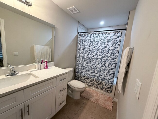 Fully Furnished 3/2 in Fort Myers