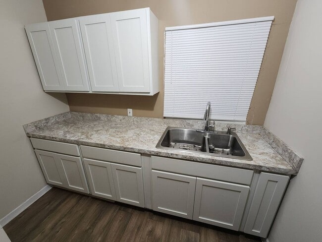 Photo - Charming 5-Bedroom Property in Prime Location (Section 8 vouchers Accepted)