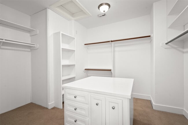 Building Photo - 332 Asbury St