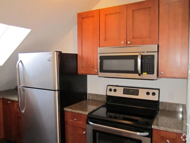 Building Photo - Heat and Hot Water Included, Parking Inclu... Rental