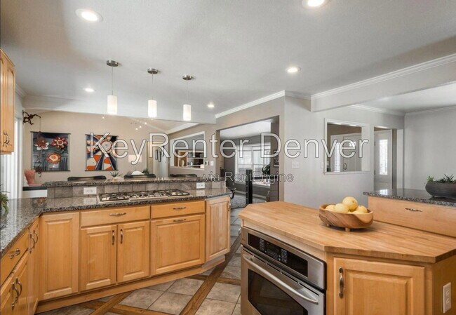 Photo - 1070 S Elmira St