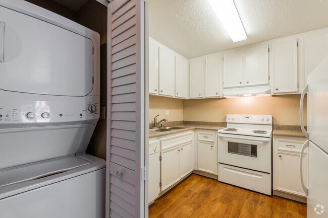 3 BR, 2 BA