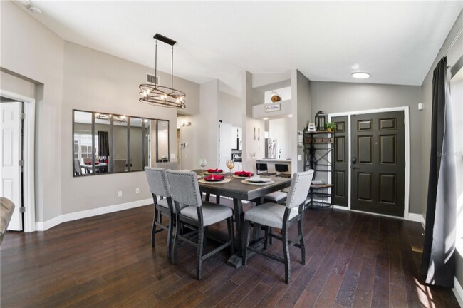 Photo - 7044 Woodhall Ave