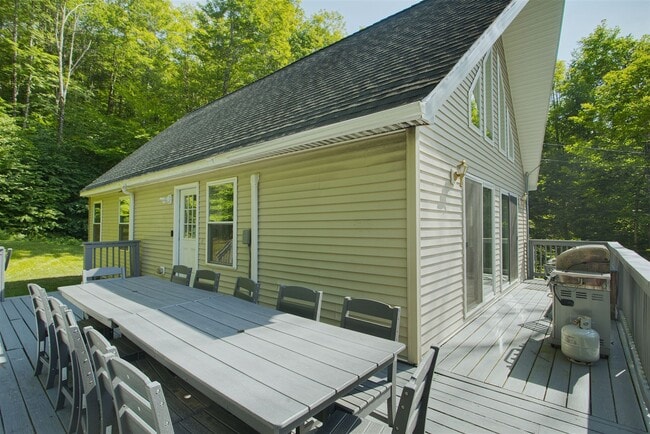 Photo - 4 Bed FURNISHED Winter Seasonal - Private Home Close to Ski Mountains! - $2940/mo, 6mo Lease