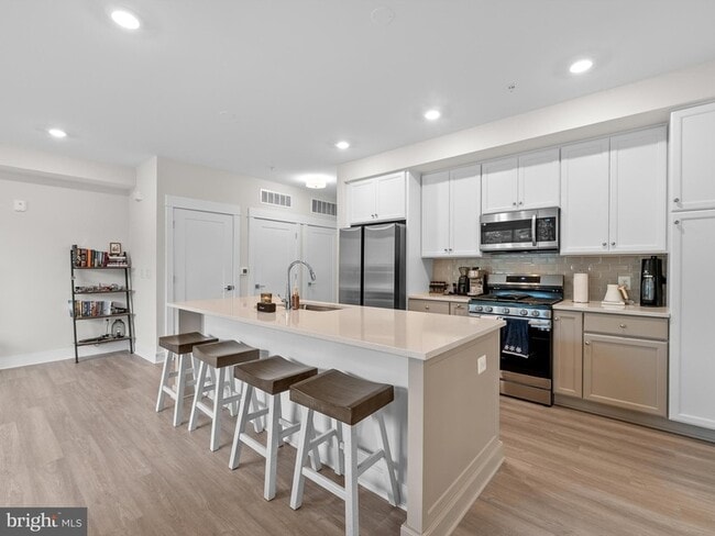 Photo - 43795 Transit Sq Unit 107